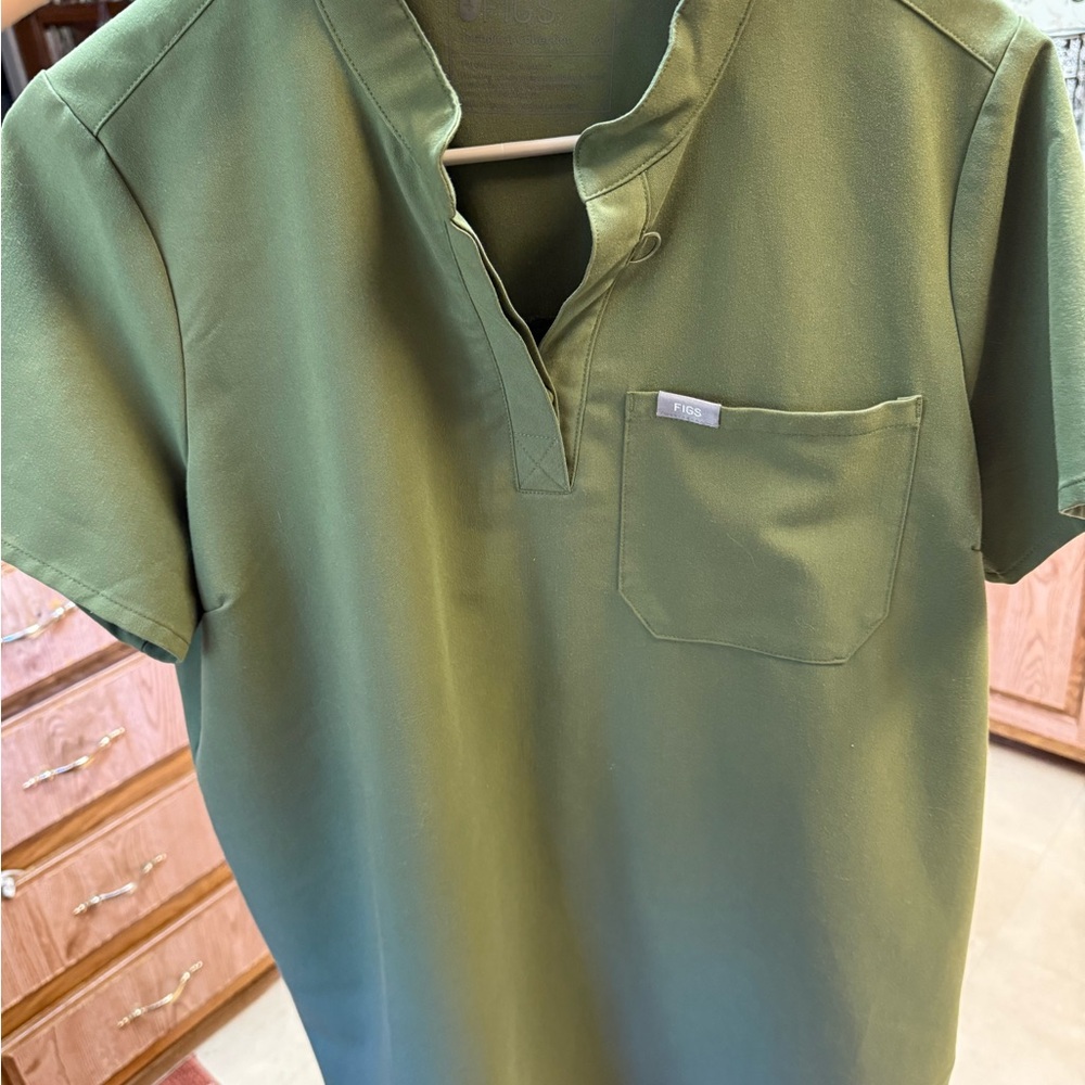 Figs Kitale Maternity Scrub Top FERN GREEN